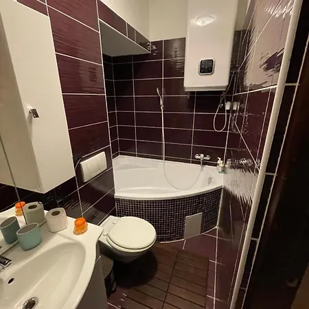 Gellert Apartman شقة